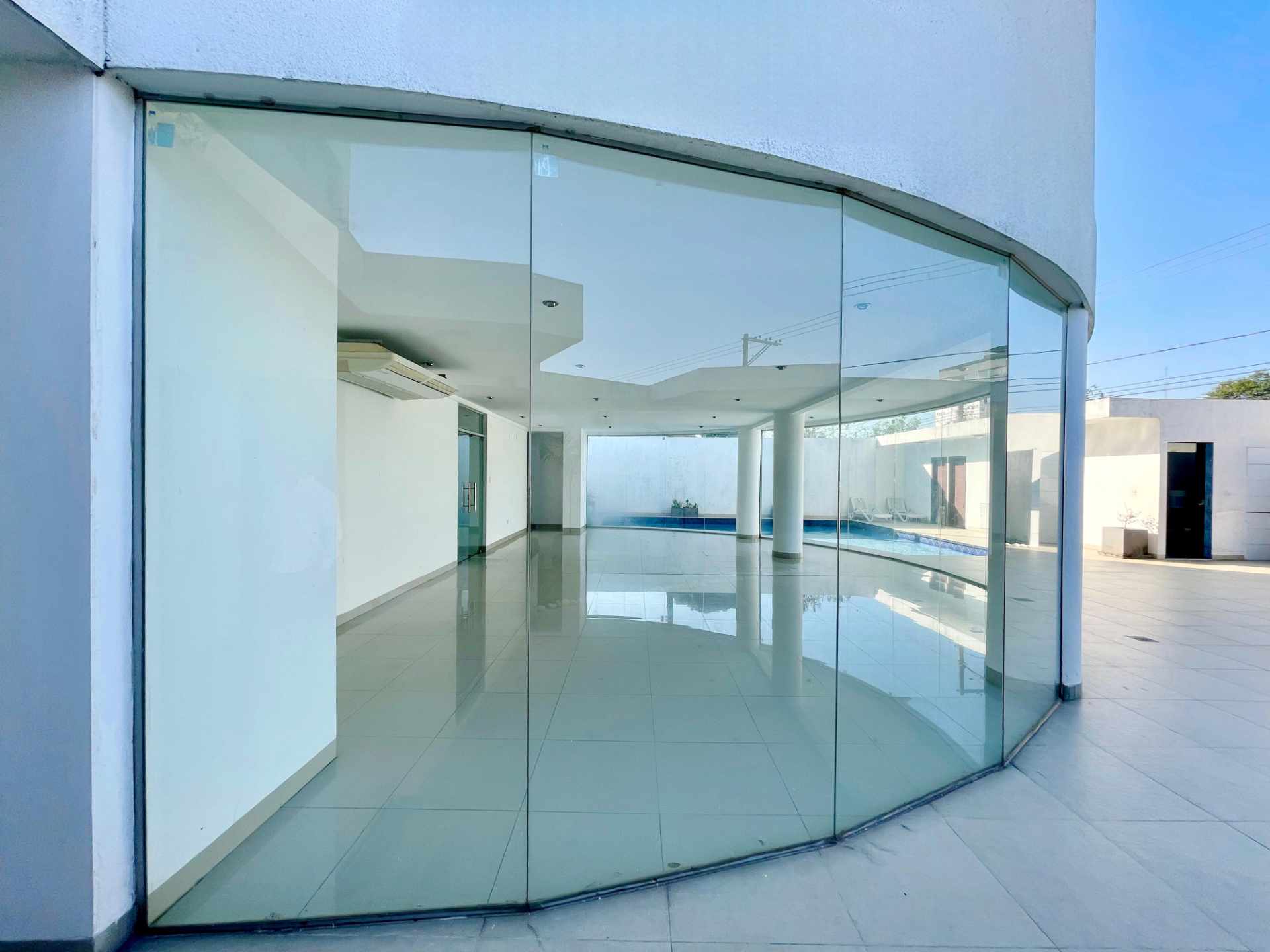Departamento en VentaBARRIO RESIDENCIAL URBARÍ!! 2DO ANILLO!!   Foto 4