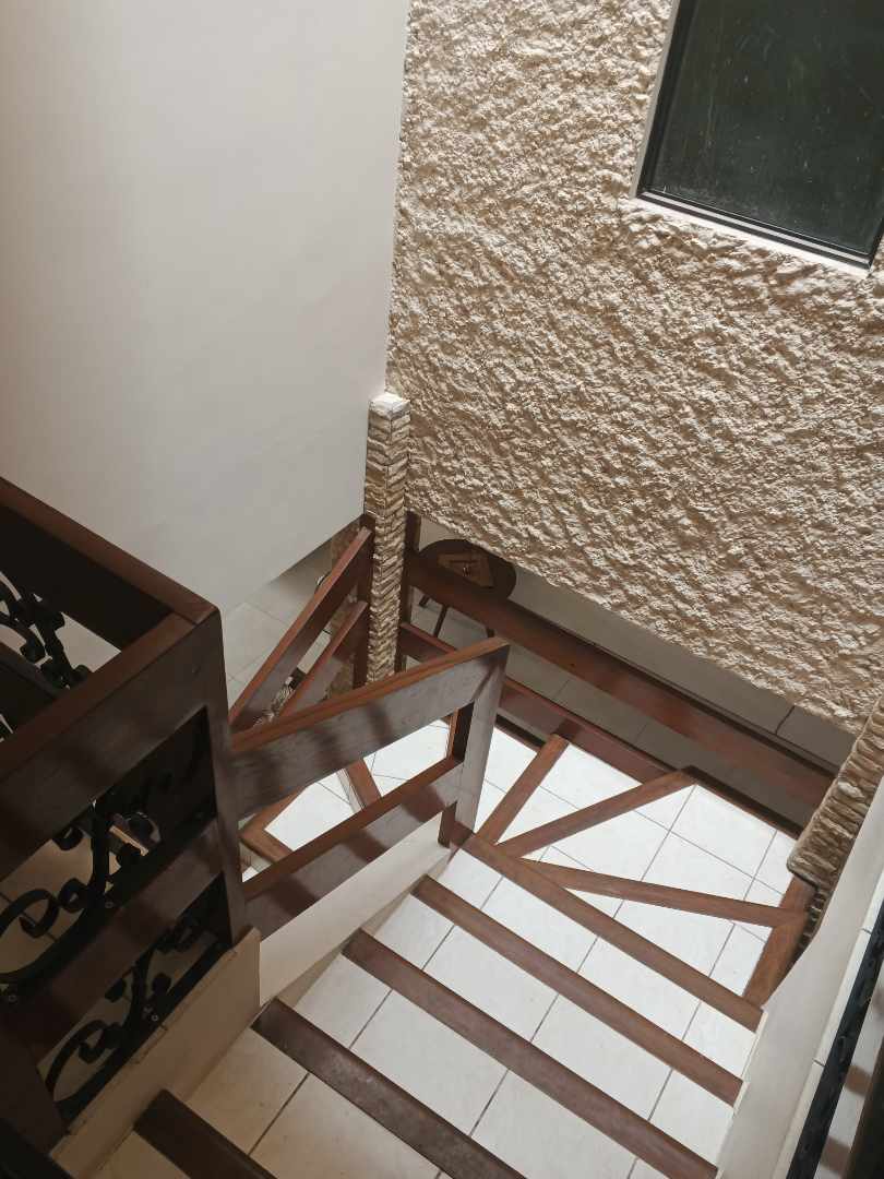 Casa en Entre 4to y 5to anillo Oeste en Santa Cruz de la Sierra 4 dormitorios 4 baños 2 parqueos Foto 7