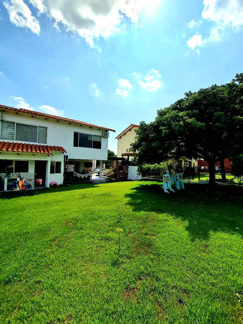 Casa en VentaURUBÓ
LOS PARQUES 2
Condominio Cerrado Foto 16