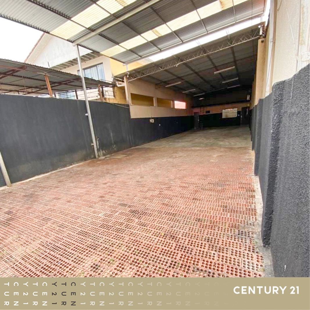 Casa en VentaCasa con Galpon en venta RADIAL 26 5to. anillo  4 dormitorios 4 baños 4 parqueos Foto 4