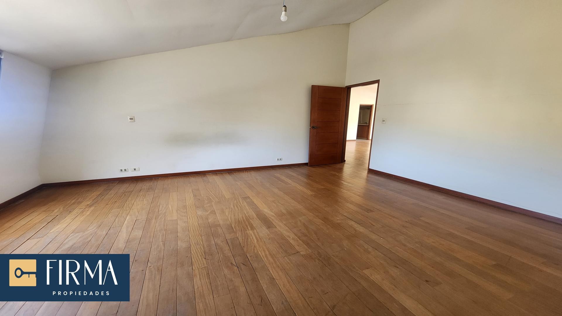 Departamento en Achumani en La Paz 4 dormitorios 5 baños 2 parqueos Foto 16
