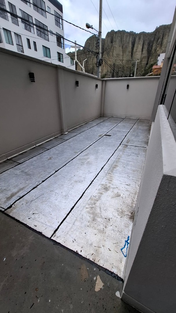 Departamento en VentaCalle 29 de Achumani 
Cerca de la Av. Principal 
 3 dormitorios 3 baños  Foto 8