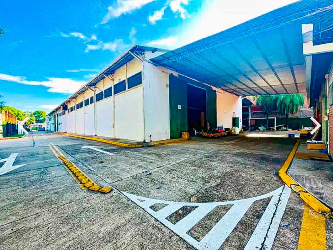Terreno <b>TERRENO EN VENTA, ZONA NORTE TERCER ANILLO INTERNO Y EXTERNO</b> Foto 1