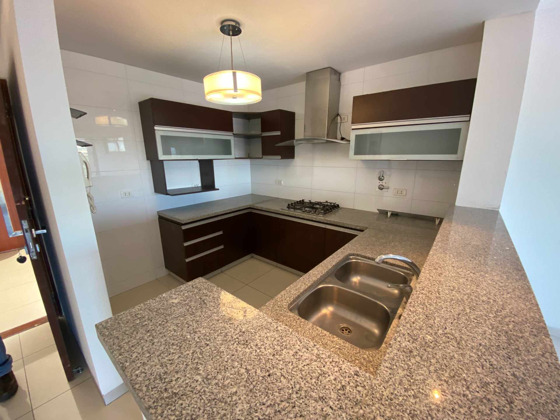 Departamento en Entre 1er y 2do anillo Sur en Santa Cruz de la Sierra 3 dormitorios 2 baños 1 parqueos Foto 9