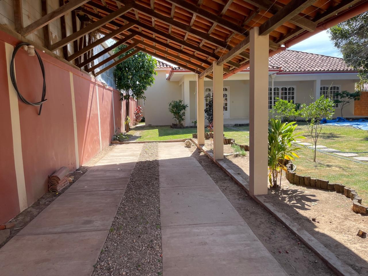 Casa en Entre 6to y 7mo anillo Norte en Santa Cruz de la Sierra 4 dormitorios 4 baños 3 parqueos Foto 13