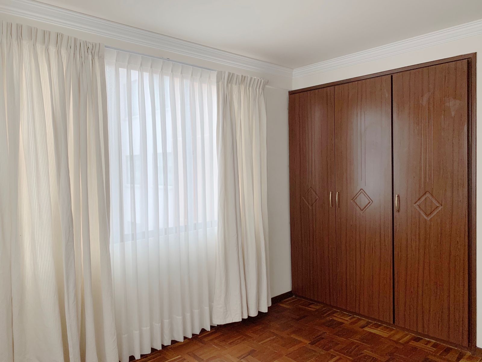 En Alquiler a $us 450 Foto 4