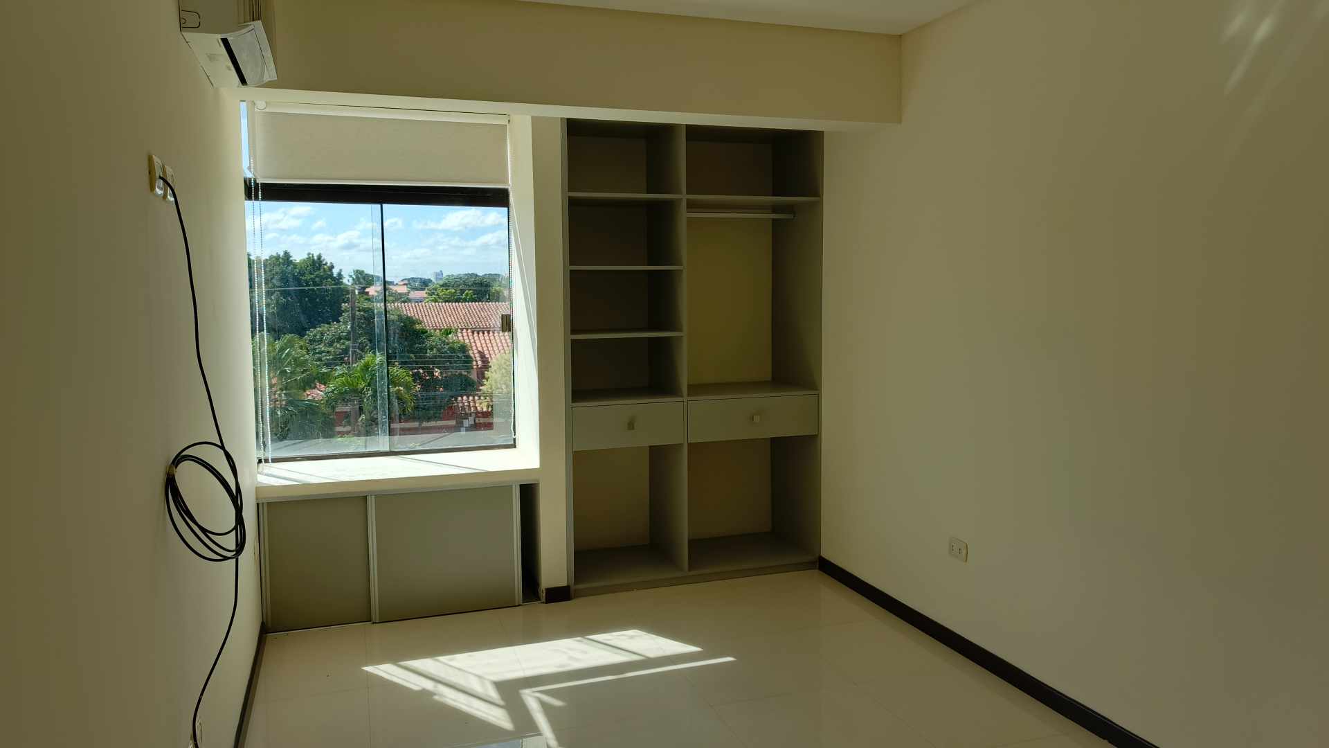 Departamento AVENIDA ALEMANA Y TERCER ANILLO EXTERNO .. Calle Angel Roca 3035 Foto 4