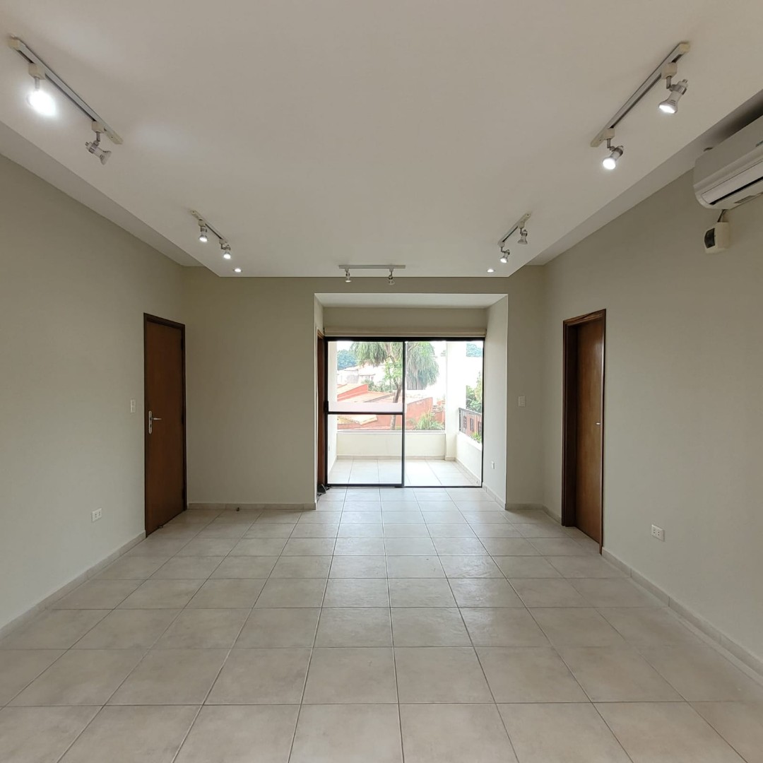 Casa en Entre 6to y 7mo anillo Norte en Santa Cruz de la Sierra 5 dormitorios 7 baños 8 parqueos Foto 7