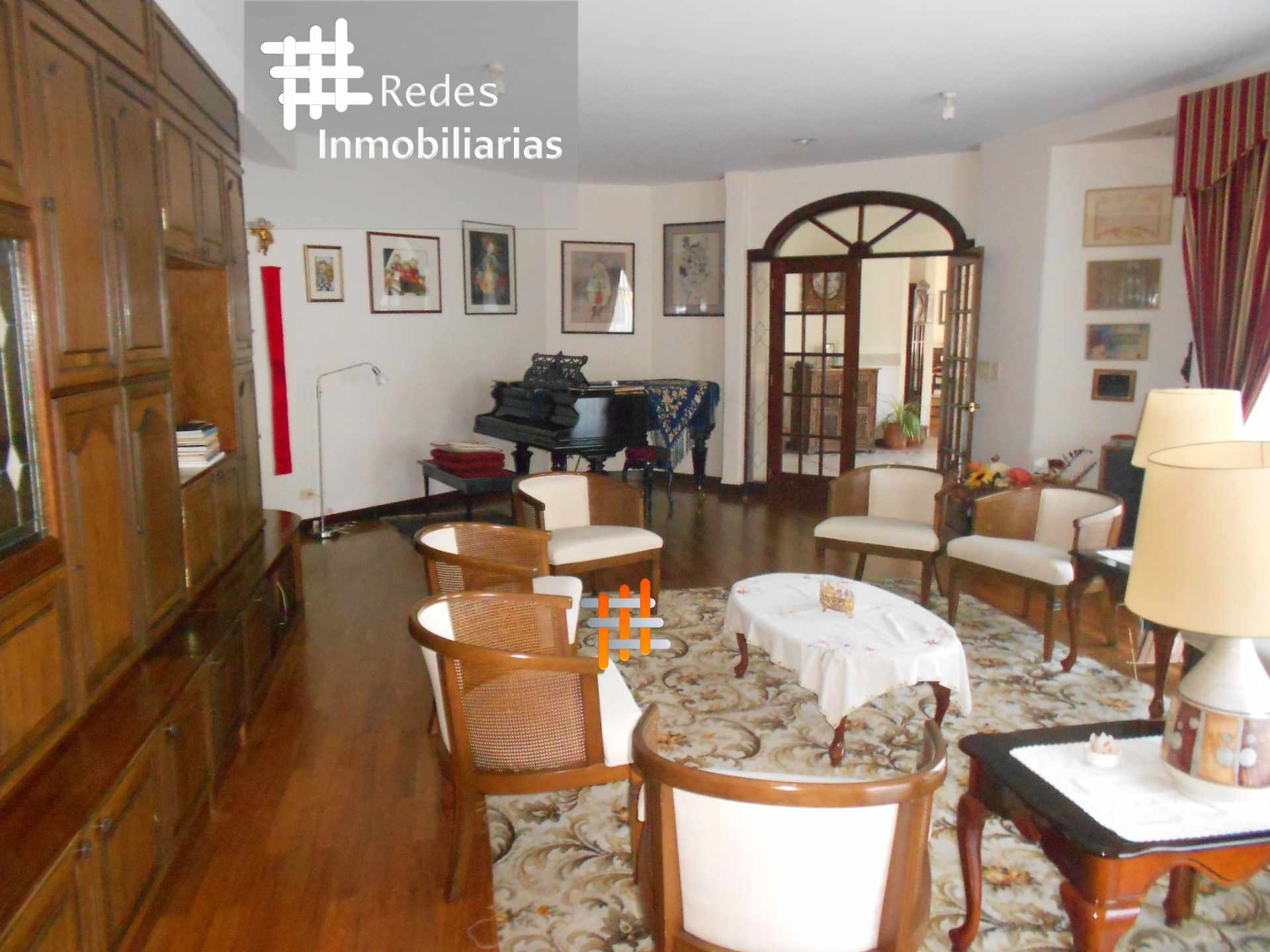 Casa en Achumani en La Paz 3 dormitorios 5 baños 3 parqueos Foto 9