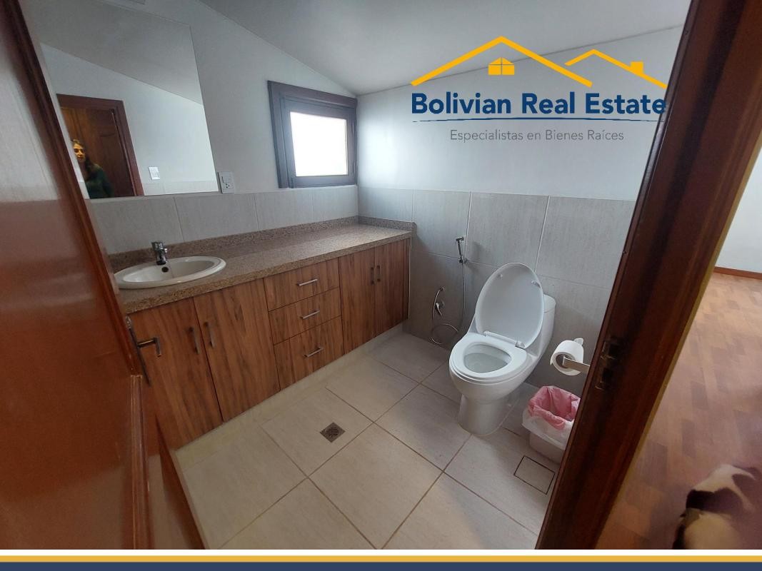 Casa ACHUMANI BAJO, BONITA Y REMODELADA CASA EN ALQUILER  Foto 10