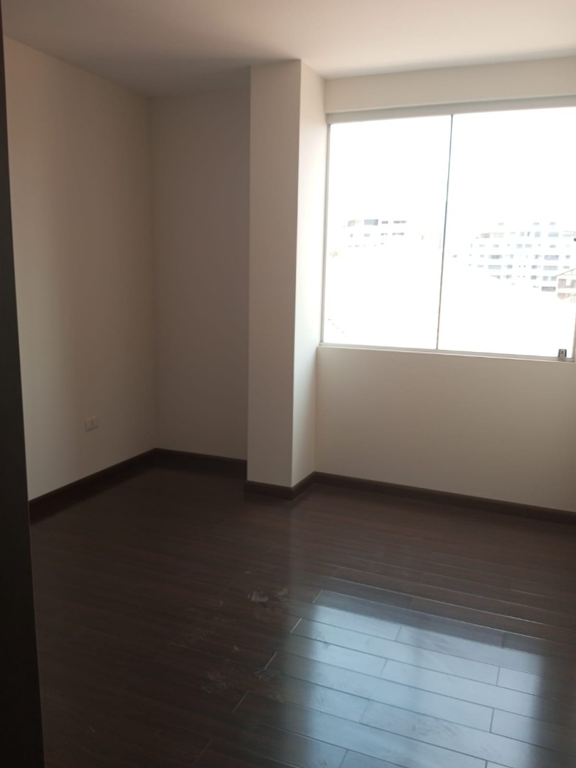 En Alquiler a $us 400 Foto 12