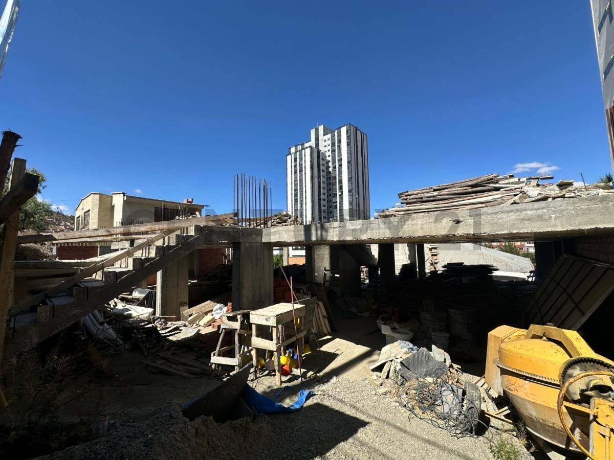 Terreno OBRAJES, CALLE DEMETRIO CANELAS Foto 5