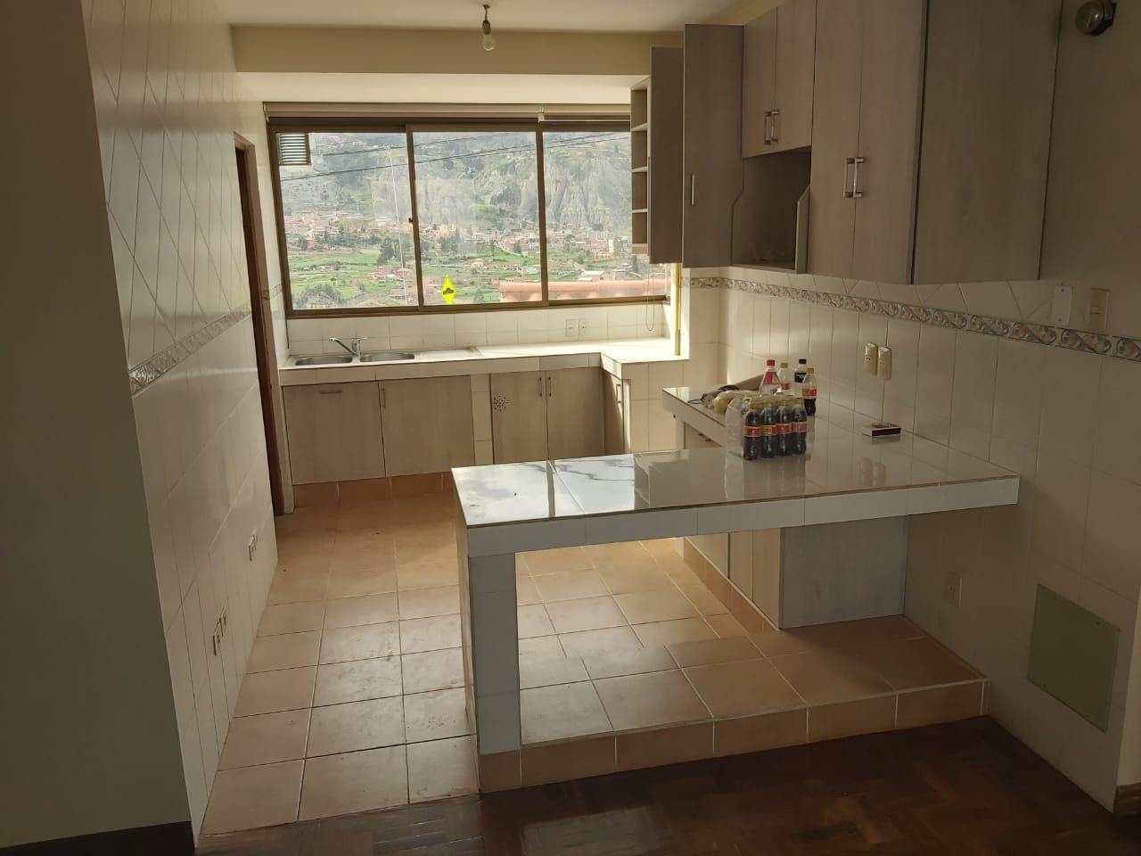 Departamento en Alto Irpavi en La Paz 3 dormitorios 5 baños 1 parqueos Foto 15