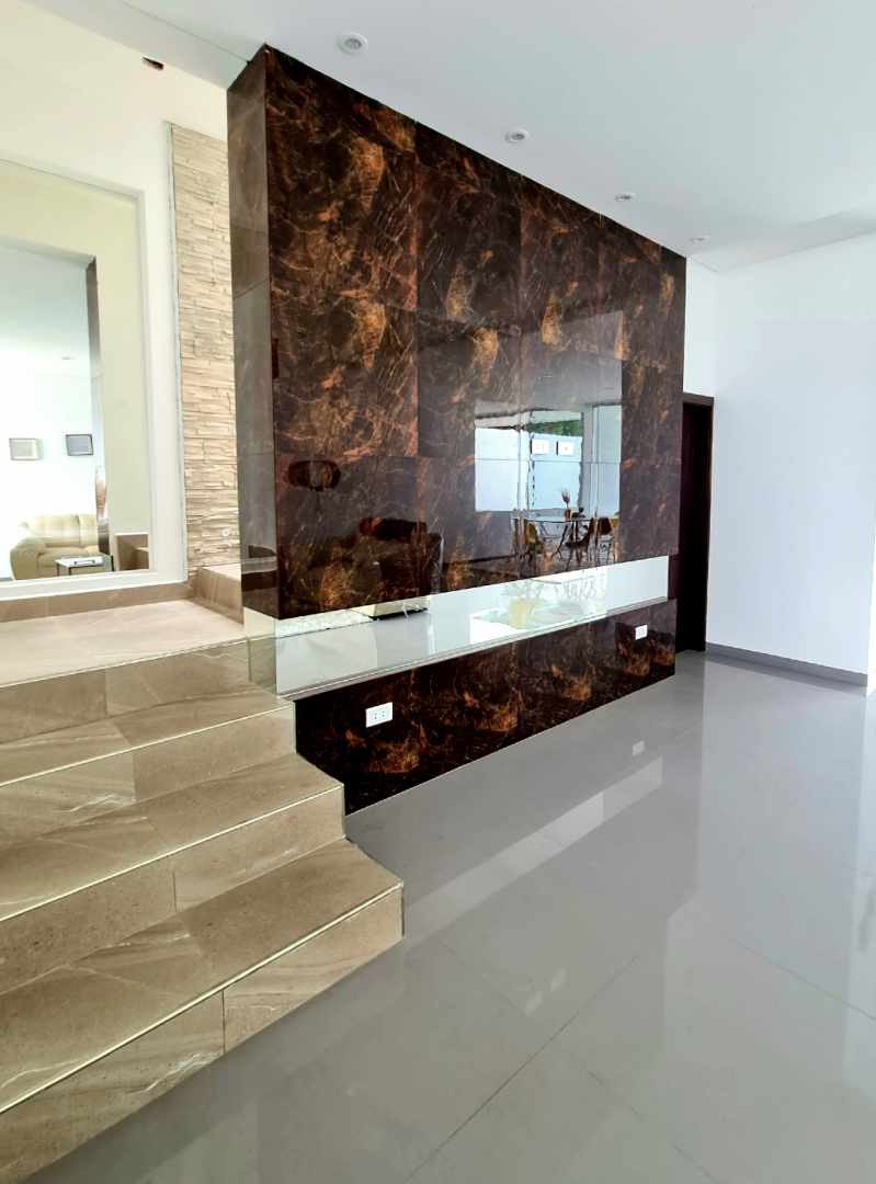 Casa en VentaPRE-VENTA ...Lindas!
CASAS EN ZONA NORTE
Km 8½ (entre 8vo y 9no anillo)
 Foto 19