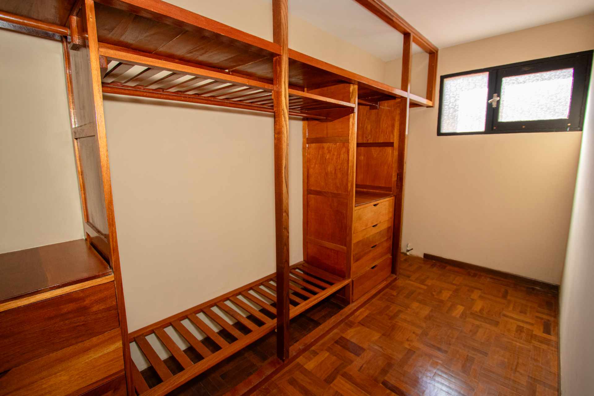 Casa en Muyurina en Cochabamba 6 dormitorios 5 baños 4 parqueos Foto 13