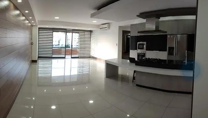 Departamento en Equipetrol en Santa Cruz de la Sierra 3 dormitorios 4 baños  Foto 11