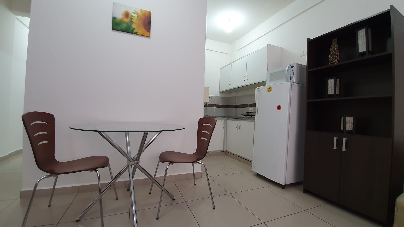 Departamento en Alquiler✨ En Equipetrol alquilo amplio depto de 2 dorm. SIN MUEBLES   2 dormitorios 1 baños 1 parqueos Foto 2