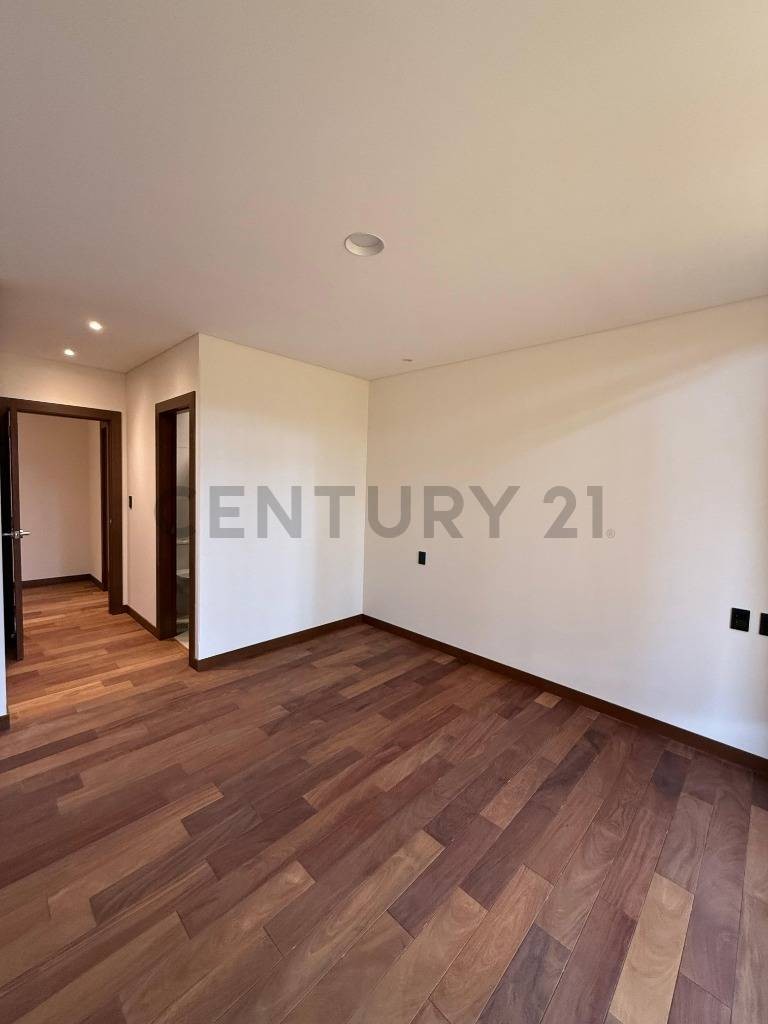 Departamento en Irpavi en La Paz 2 dormitorios 3 baños 1 parqueos Foto 7