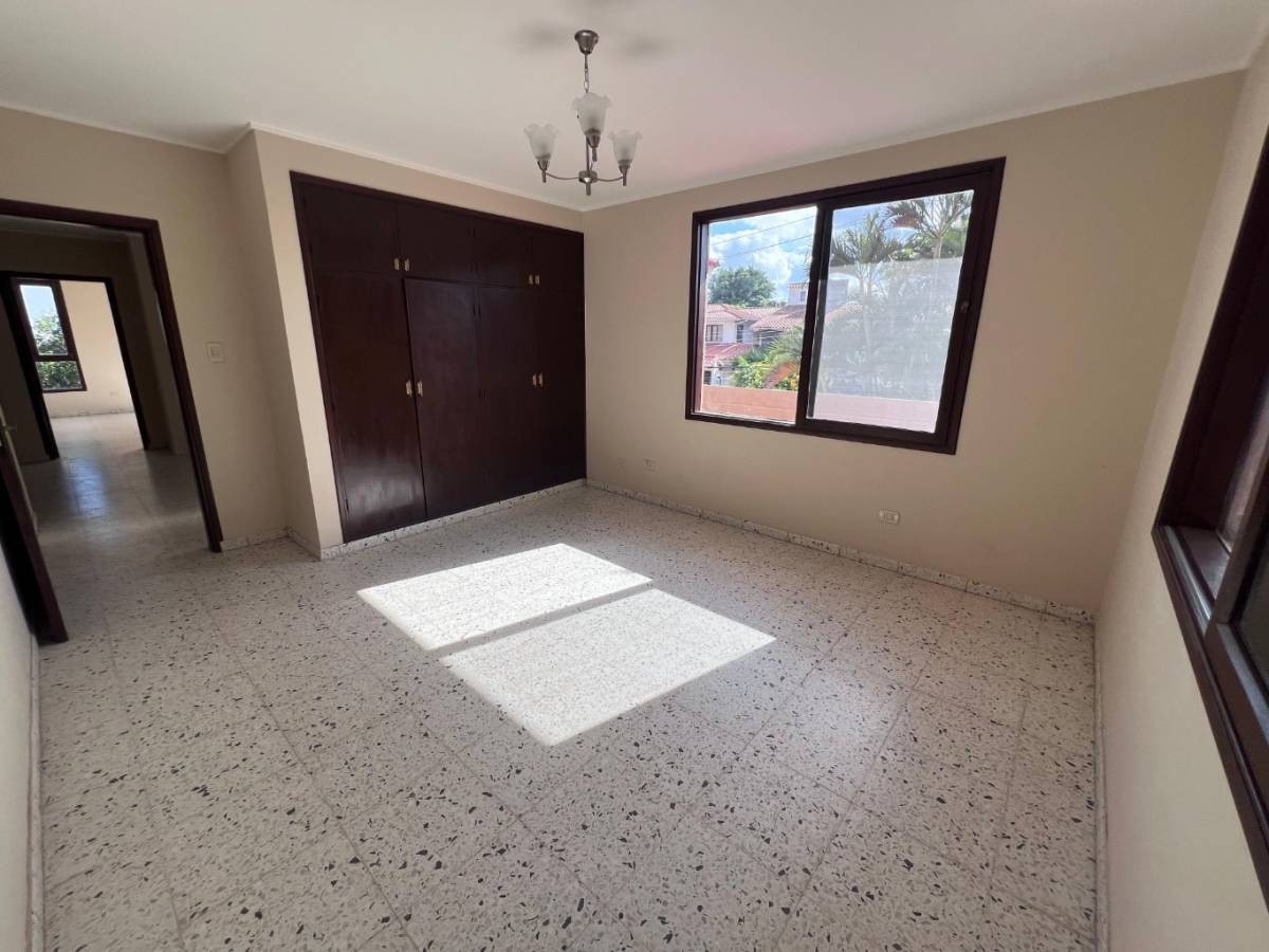 Casa en VentaAv Santos Dumont 3er anillo Foto 3