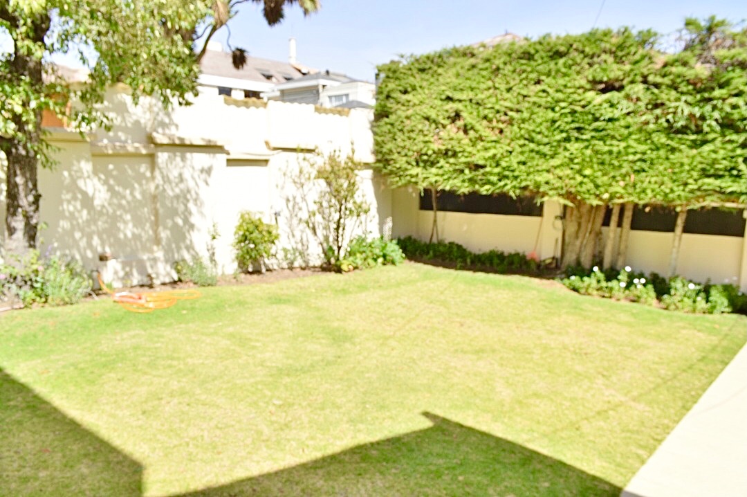 Casa CASA DE 5 DORMITORIOS EN ALQUILER, CALACOTO. PARA VIVIENDA Y OFICINA Foto 3