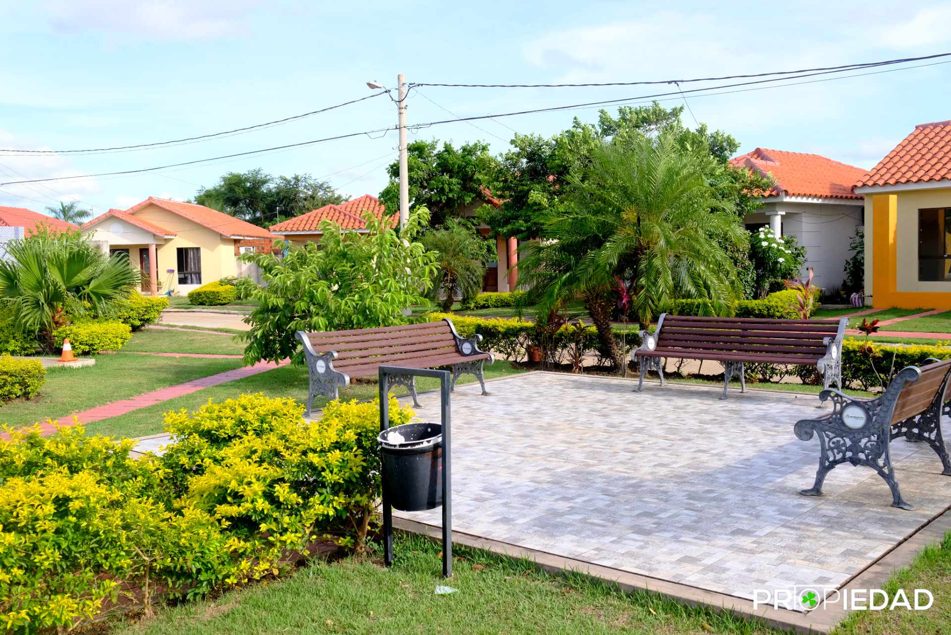 Casa Condominio Patujú – Jardines de Pentaguazú, bloque C – Satélite Norte. Foto 4