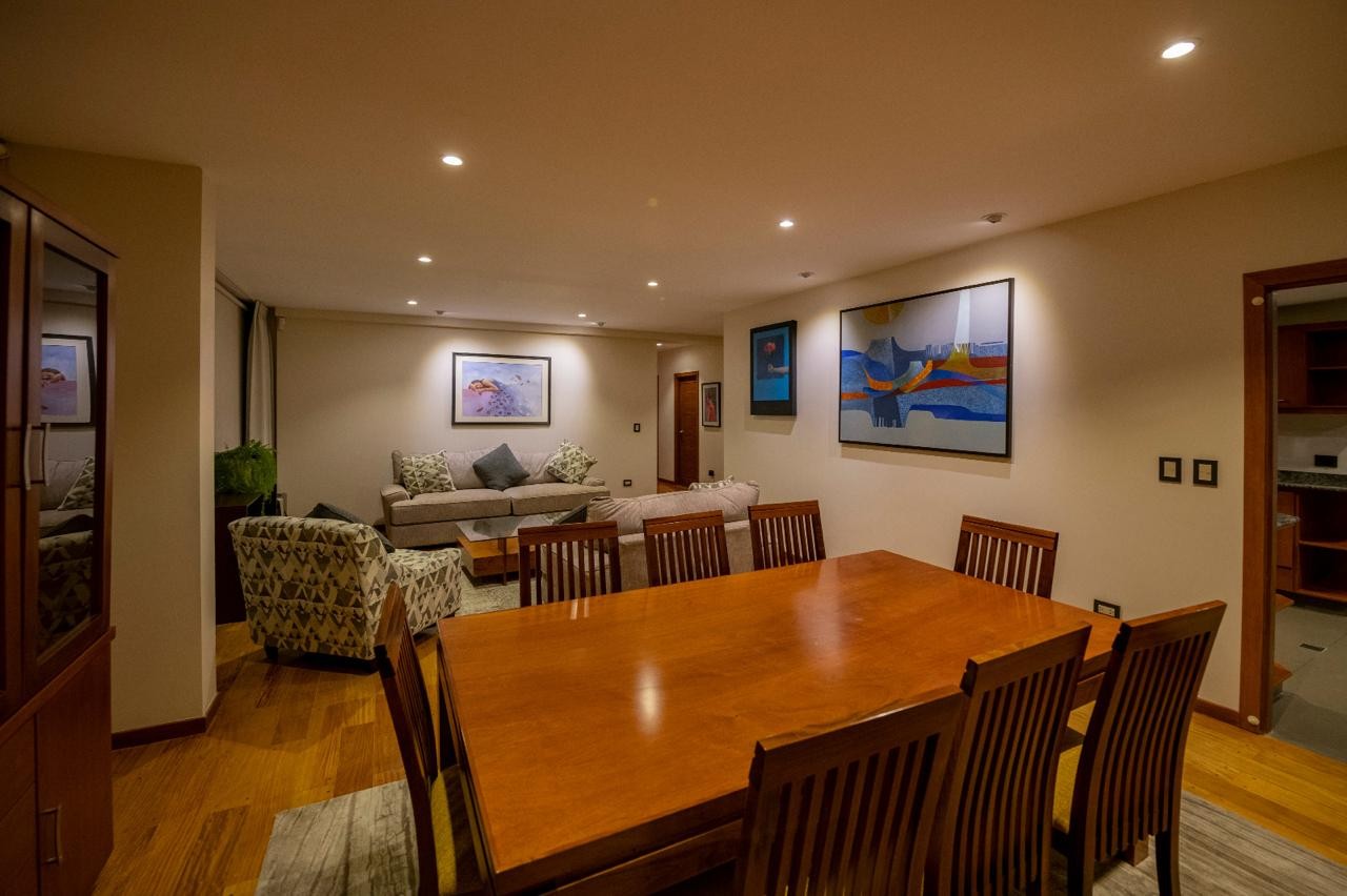 Departamento en Calacoto en La Paz 3 dormitorios 3 baños 1 parqueos Foto 7