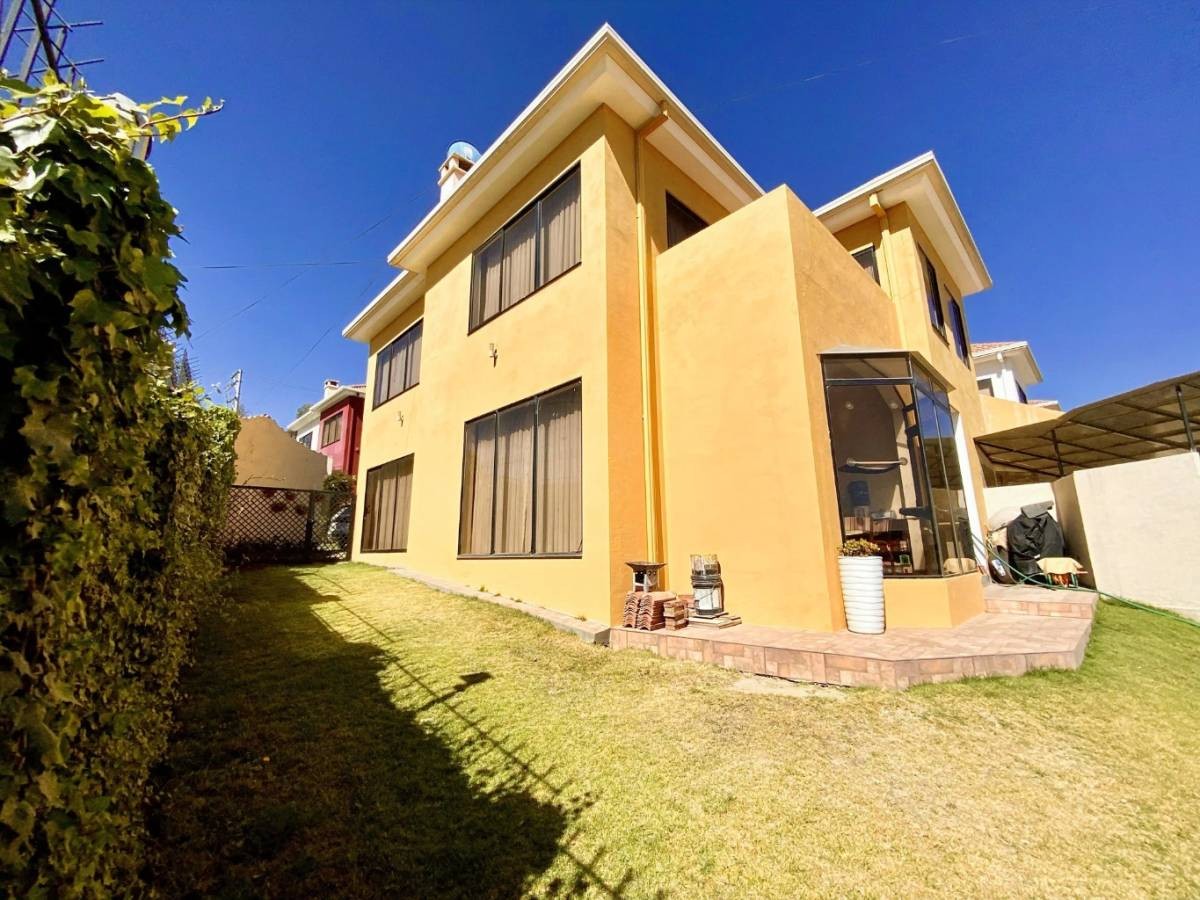 Casa en VentaLOMAS DE ACHUMANI 3 dormitorios 4 baños 2 parqueos Foto 2