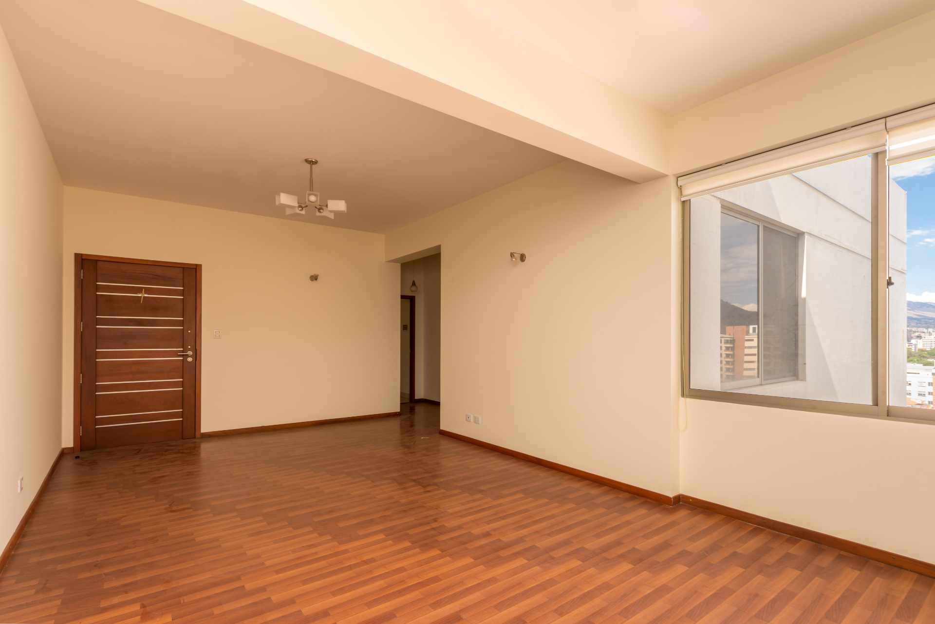 Departamento en VentaEdificio Palma Real sobre Av. América y Av. Santa Cruz - Zona Norte 2 dormitorios 2 baños 1 parqueos Foto 8