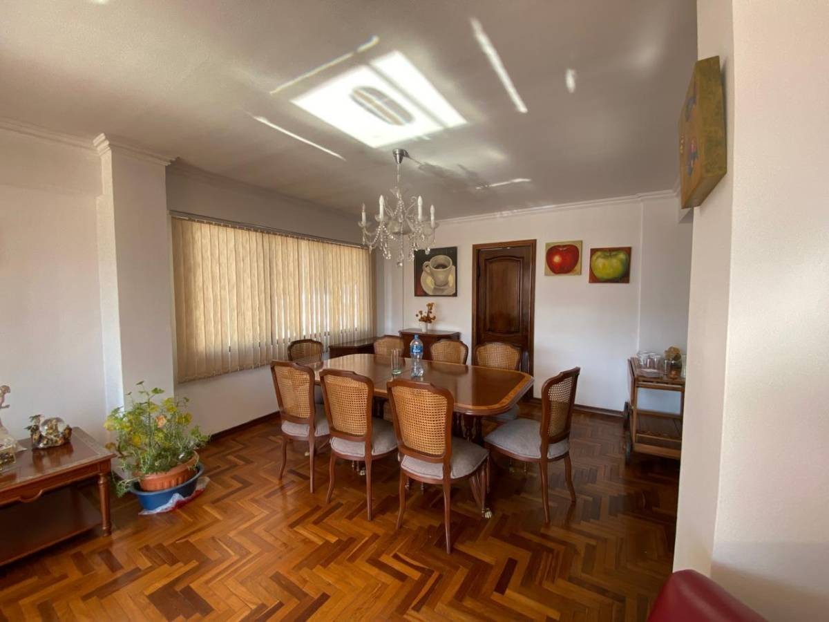 Departamento en San Jorge en La Paz 4 dormitorios 4 baños 1 parqueos Foto 24