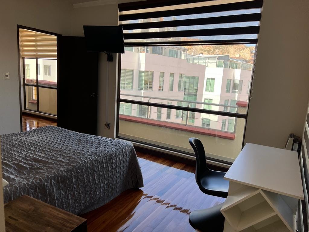 Departamento en Calacoto en La Paz 3 dormitorios 5 baños 1 parqueos Foto 16