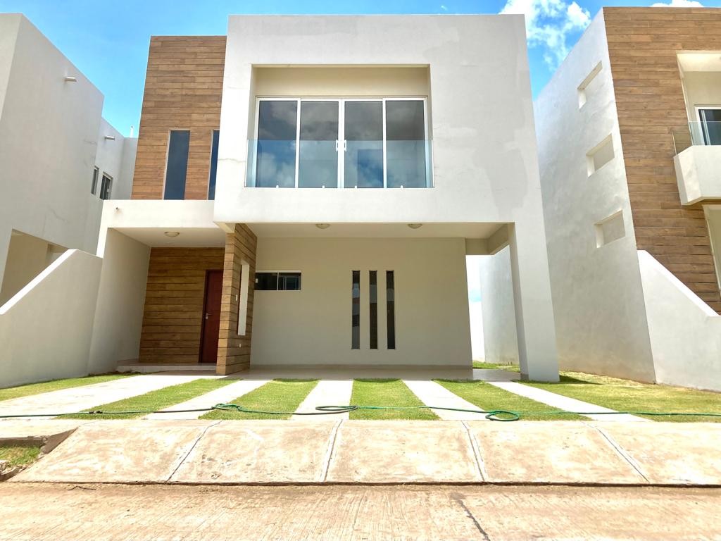 Casa Condominio Kerana 2 . Ubicado en el km 7 de la carretera cotoca entrando por la Av. La casona Foto 1