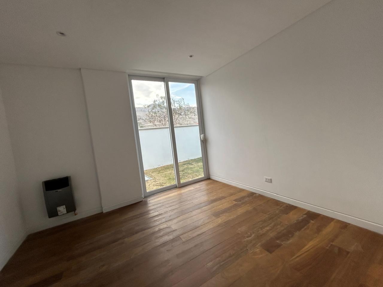 Casa en Mallasilla en La Paz 4 dormitorios 5 baños 3 parqueos Foto 8