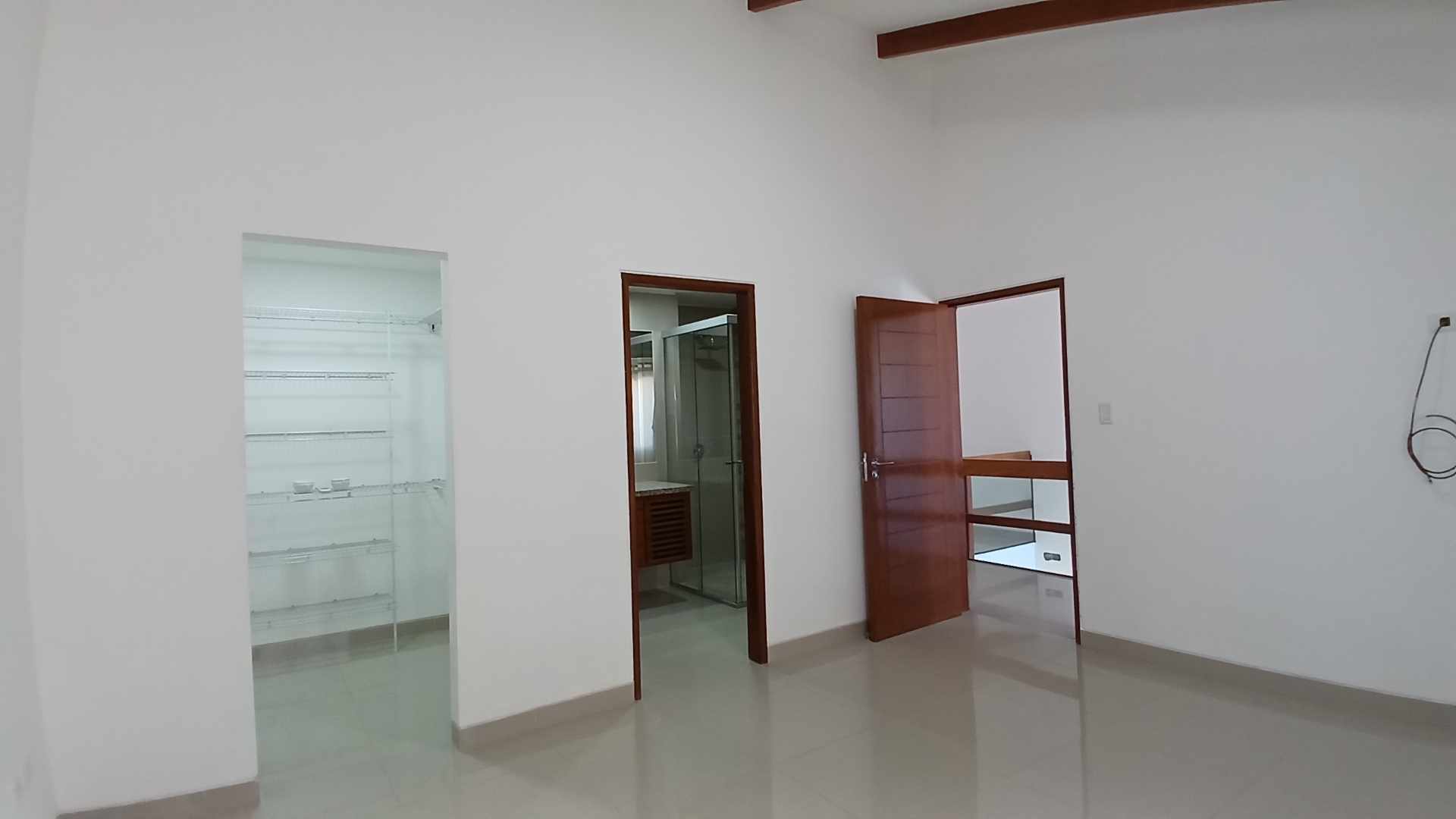 Casa en AlquilerAV. BANZER (6º y 7º Anillo)📍 Ubicación: Detrás del Hipermaxi Foto 9