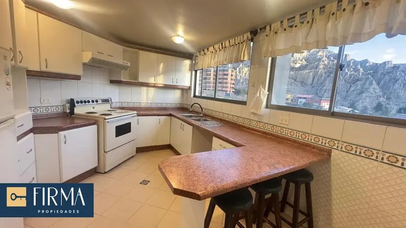 Departamento en AlquilerCalle 21 de calacoto Foto 6