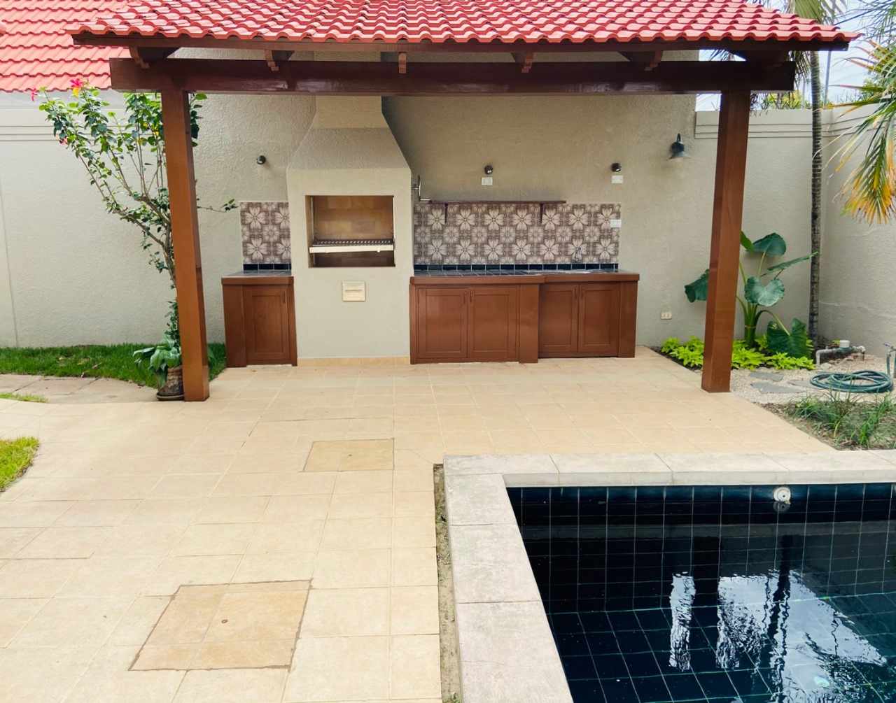 Casa en Entre 4to y 5to anillo Oeste en Santa Cruz de la Sierra 3 dormitorios 3 baños 2 parqueos Foto 12