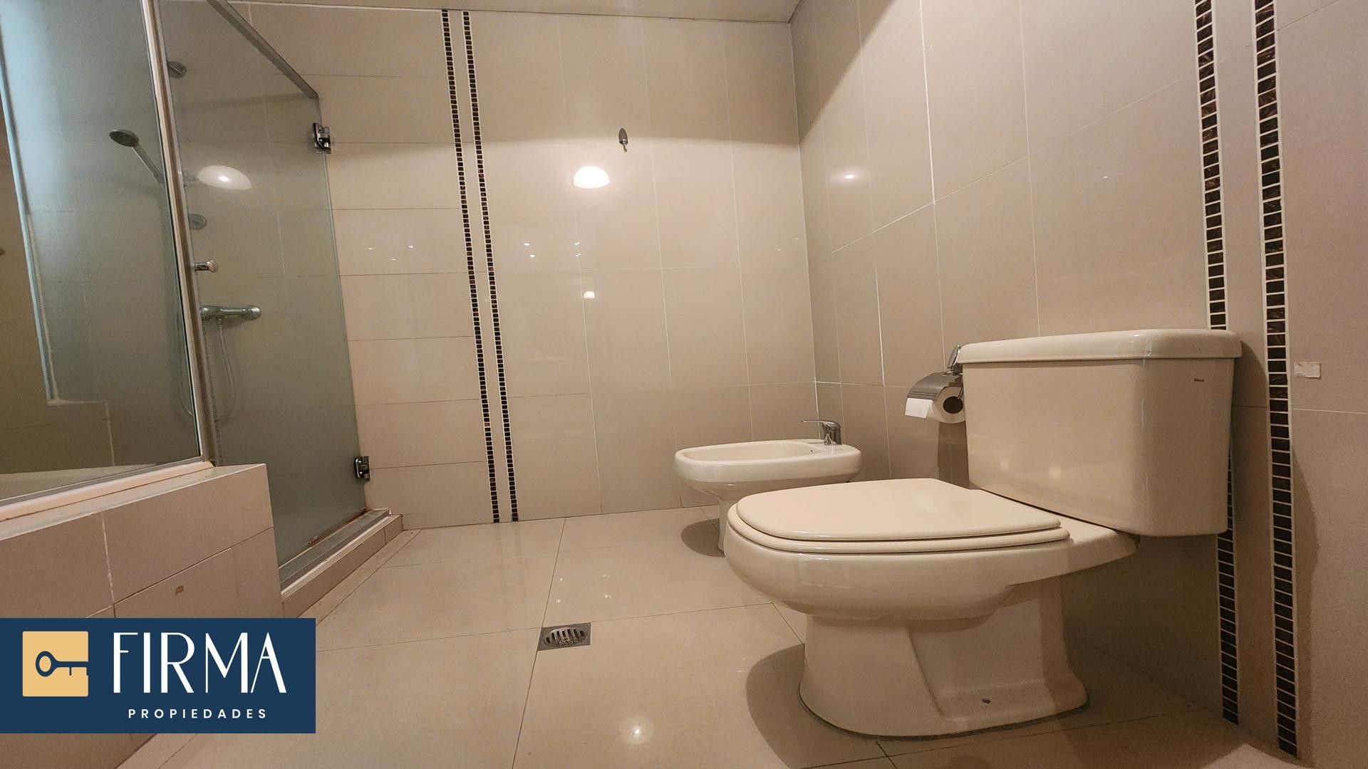 En Alquiler a $us 1,250 Foto 14