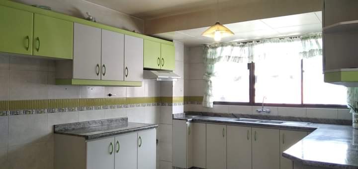 Departamento en VentaSopocachi, plaza Adela Zamudio 3 dormitorios 4 baños 1 parqueos Foto 2