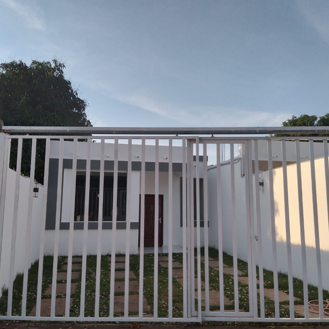 Casa en VentaBarrio 7 de julio a dos cuadras del colegio 7 de julio entre 8vo y 9no anillo zona del plan 3000 3 dormitorios 2 baños 2 parqueos Foto 4