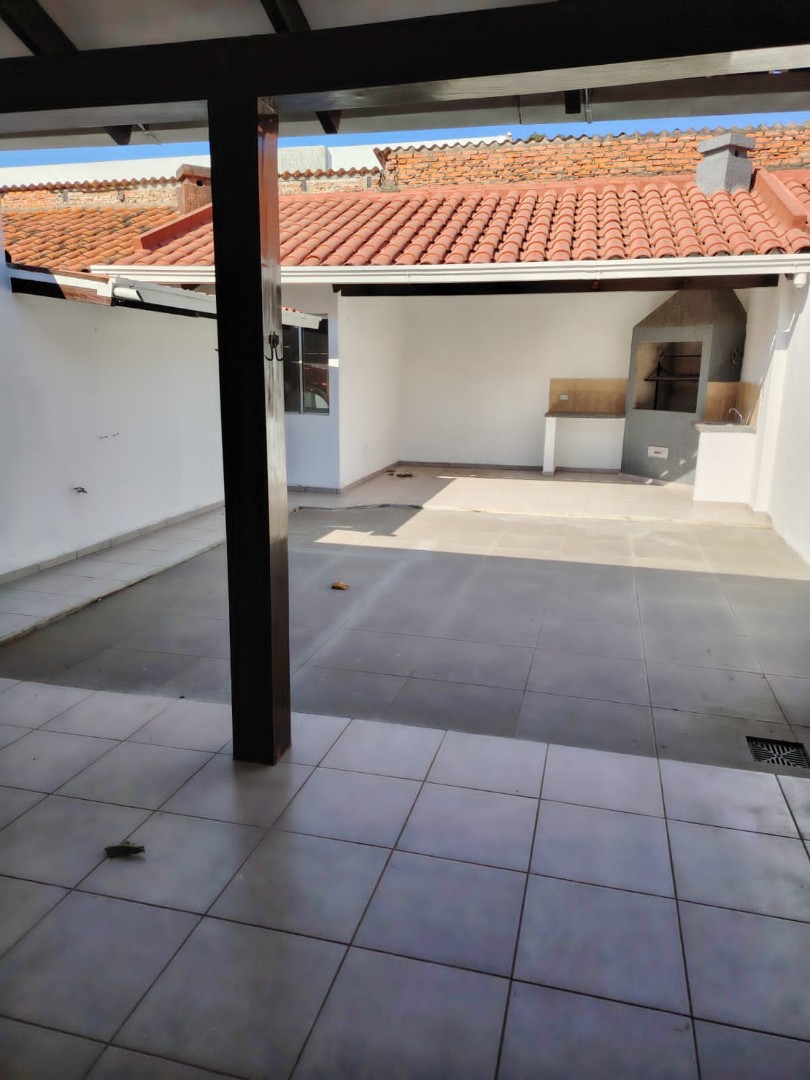 Casa en Entre 7mo y 8vo anillo Norte en Santa Cruz de la Sierra 3 dormitorios 3 baños 2 parqueos Foto 4