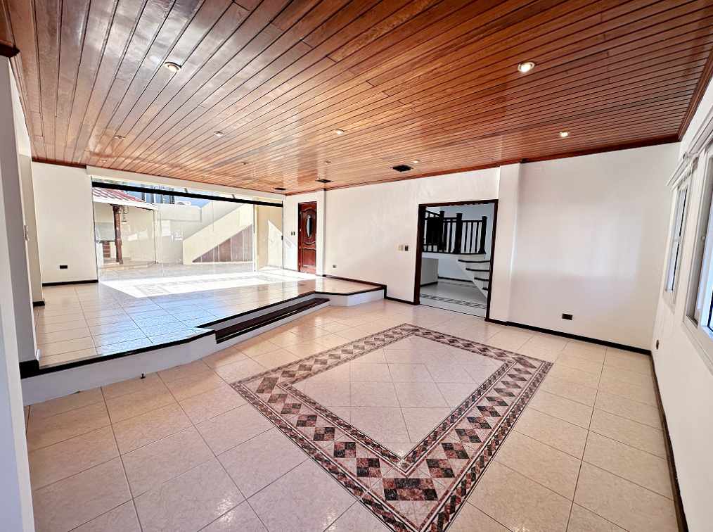 Casa 6to Anillo, Zona Norte, Urbanización Ciudad Jardín, calle Los Tulipanes Foto 12