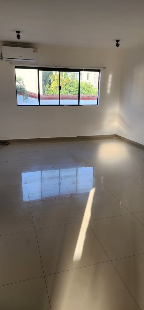 En Alquiler a $us 1,700 Foto 4