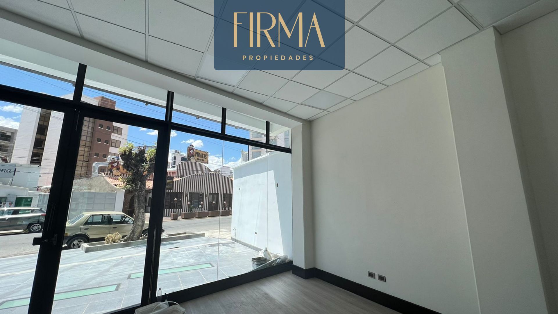 Local comercial ALQUILA  ESTE LOCAL A ESTRENAR EN SAN MIGUEL Foto 13