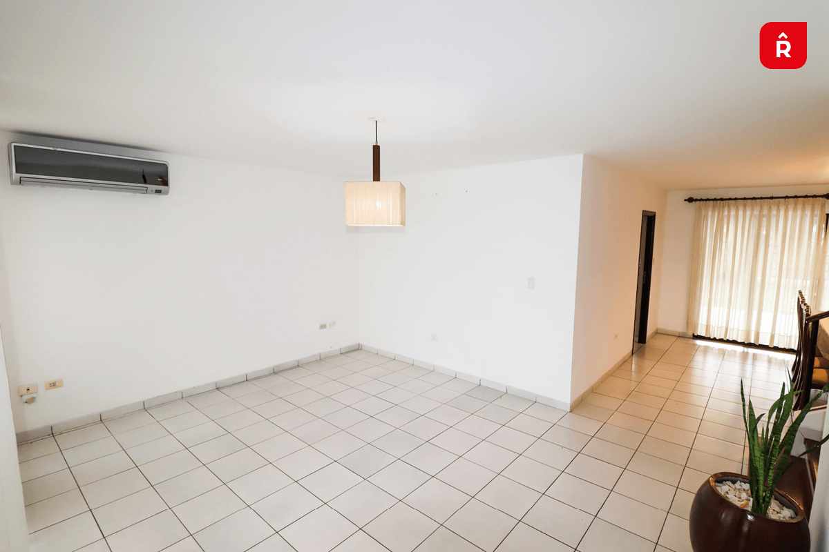 En Alquiler a $us 850 Foto 2