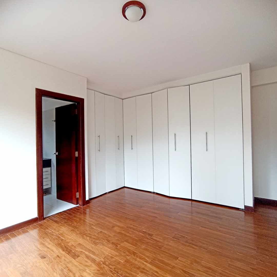 En Alquiler a Bs 3,500 Foto 16