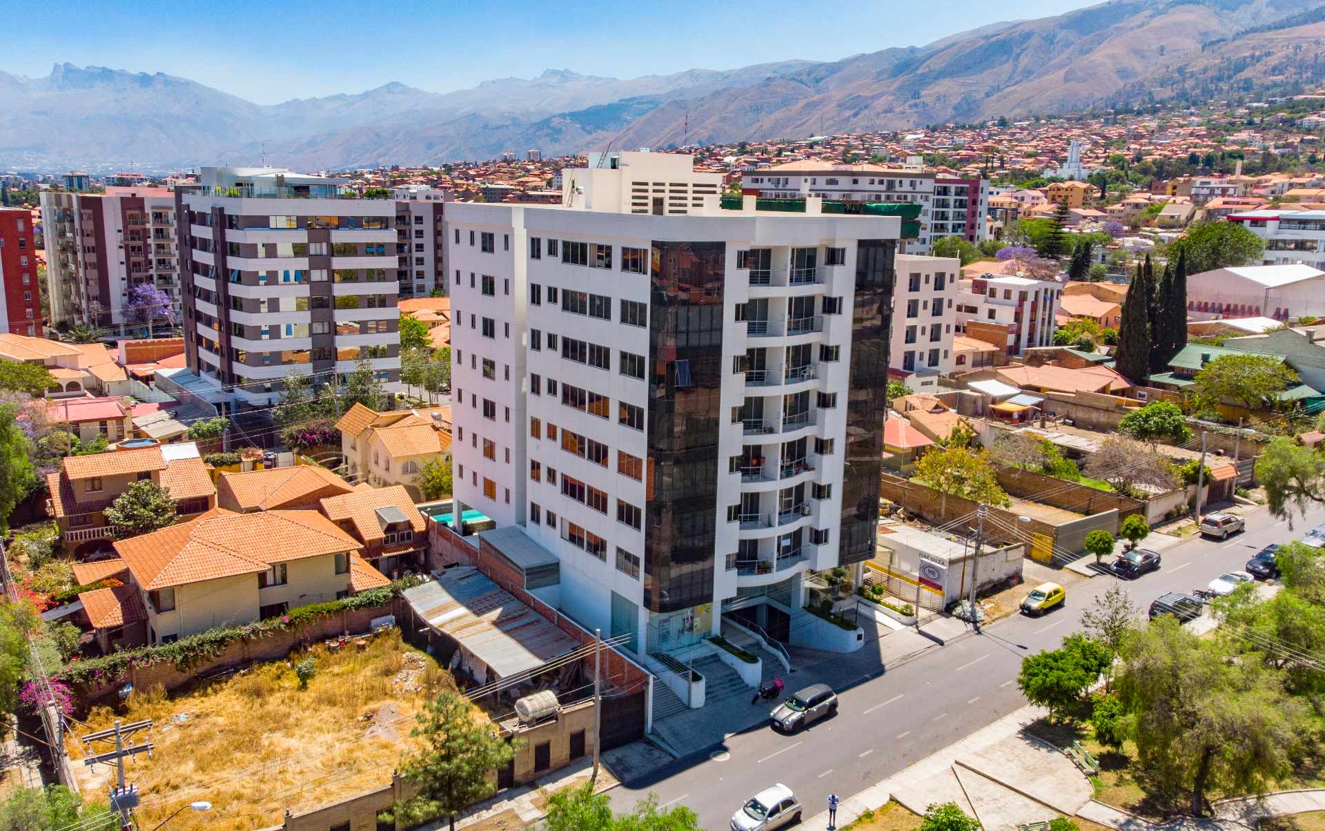 Departamento en Aranjuez en Cochabamba 2 dormitorios 3 baños 1 parqueos Foto 1