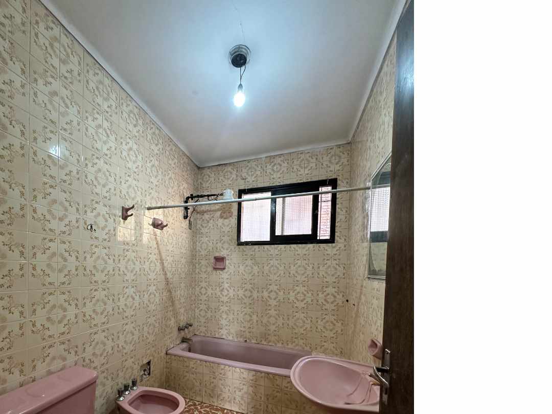 Casa en Alquiler[CASA INDEPENDIENTE EN ALQUILER PARA OFICINAS O VIVIENDA PET FRIENDLY | SOBRE AV. RADIAL 27, entre 3er. y 4to. Anillo] 3 dormitorios 2 baños 3 parqueos Foto 14