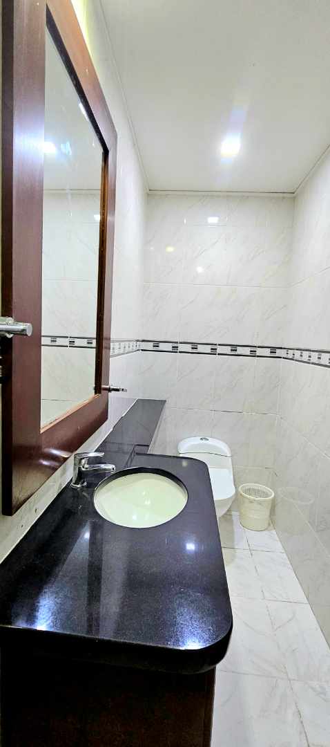 Departamento en AlquilerAv. Brasil 4to anillo 
Atrás del Hospital Guaracachi 

Dpto de 2 DORMITORIOS en Suite 

Bs. 3.000.- 2 dormitorios 2 baños 1 parqueos Foto 14