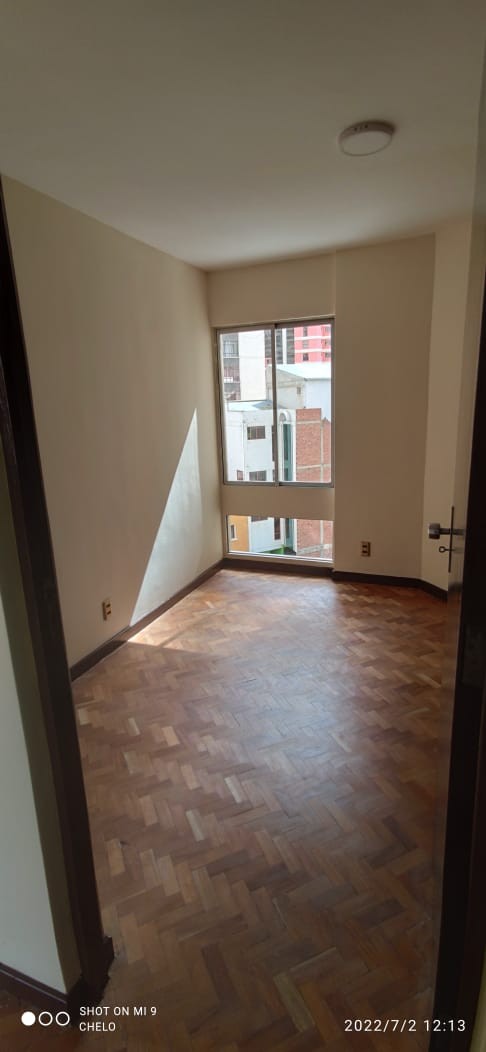 Departamento en VentaEdificio Aspiazu, zona Sopocachi. Av. 20 de Octubre esquina calle Aspiazu. 3 dormitorios 2 baños  Foto 7