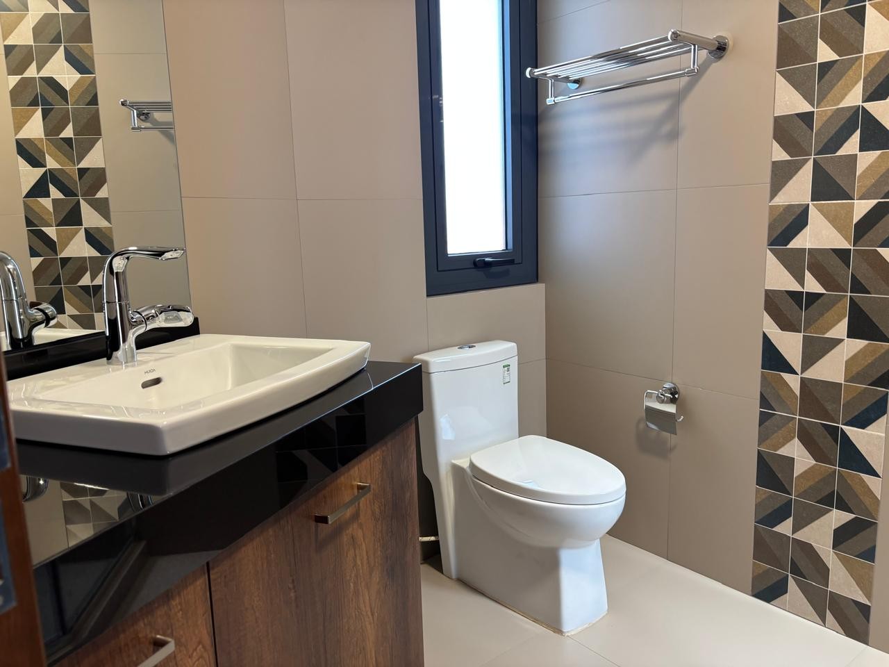 En Alquiler a $us 1,200 Foto 5