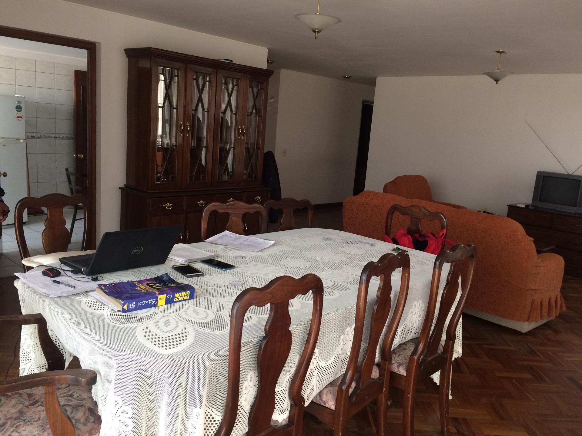 Departamento en Sopocachi en La Paz 3 dormitorios 4 baños 1 parqueos Foto 1
